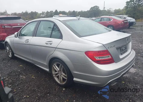 2014 Mercedes-Benz C 300 Sport 4Matic из США, поврежденный, VIN WDDGF8AB8EG192199